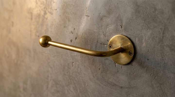 Minimalist Solid Brass Toilet Paper Holder – detail view 4
