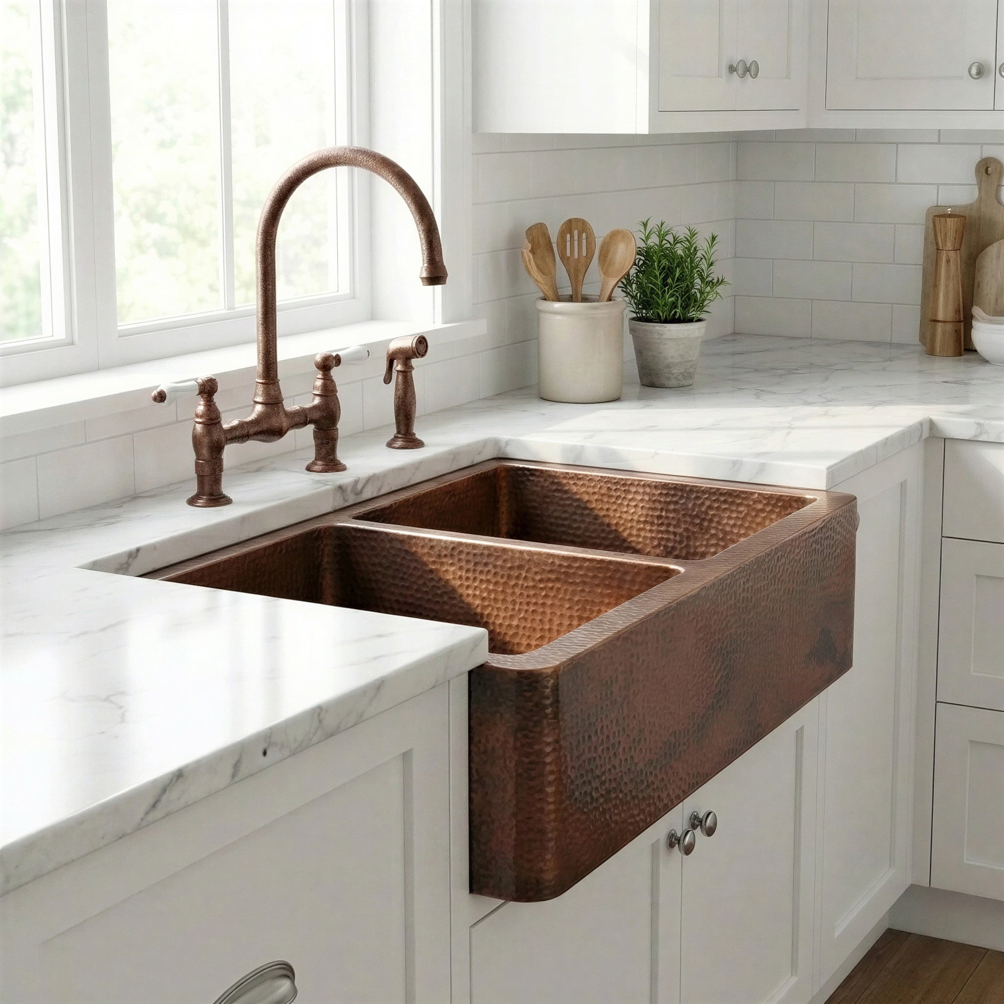 Rustic Double Bowl Apron Farmhouse Kitchen Basin: Hammered Copper Sink